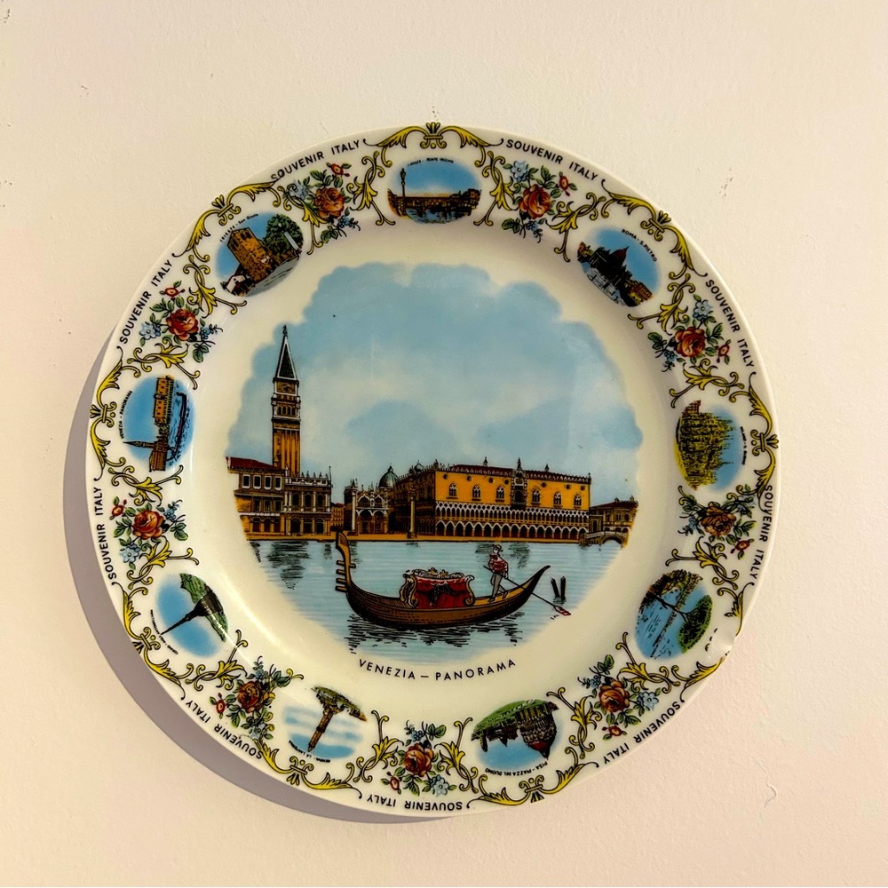 Souvenir Italy decor plate